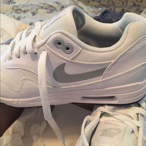 Nike, NIB, white sneakers